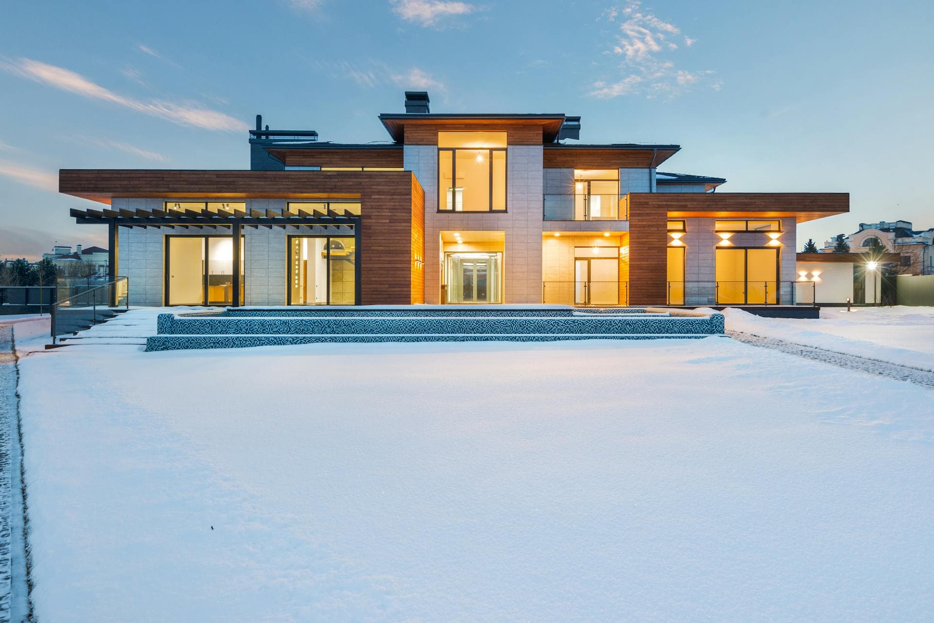 Dusk C — Luxury Home Twilight Glow